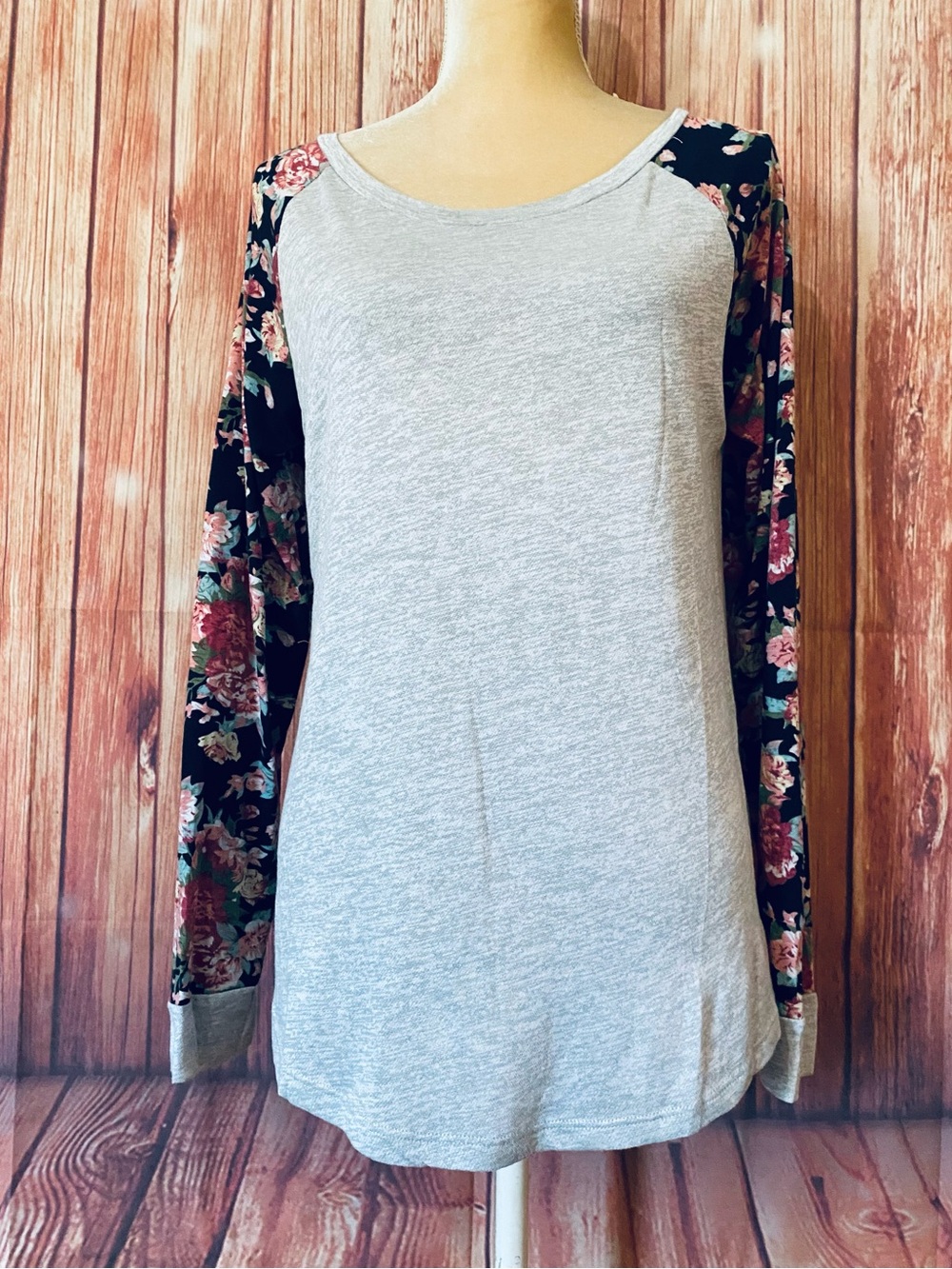Women’s Small Blouse Grace Emma Soft Knit Long Floral Sleeves U Neck